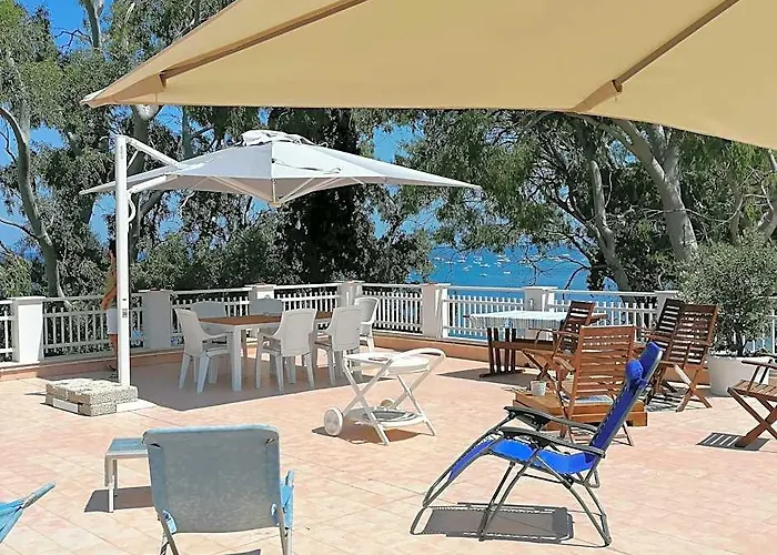 Appartamento In Villa A Pochi Passi Dal Mare
