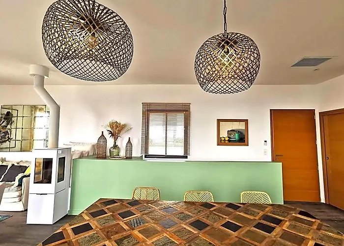 Casa Lunga In Erbalunga - A Stones Throw From The Beach