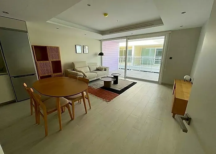 Marina Club Luxury Apartment