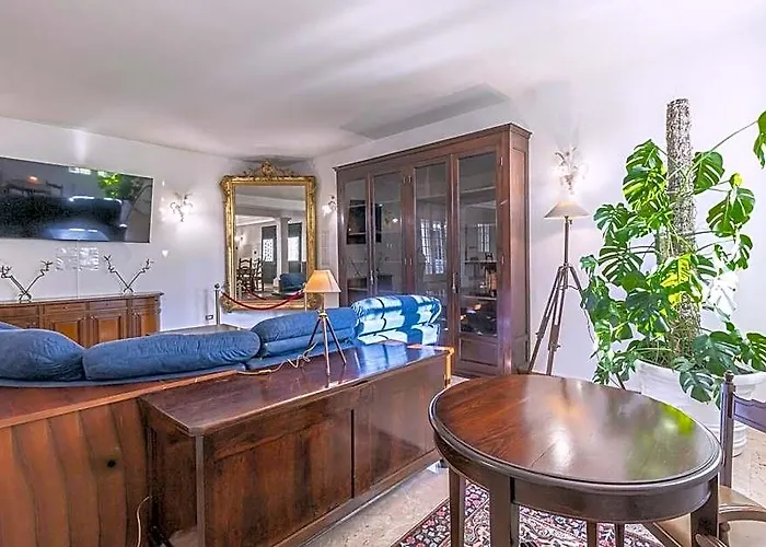 Villa Petrone | Luxury Four Seasons-Jacuzzi&Pool