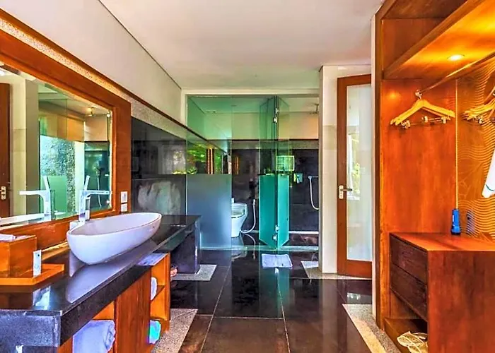 Luxury 3 Bedroom Private Pool Villa Jimbaran Ne07A
