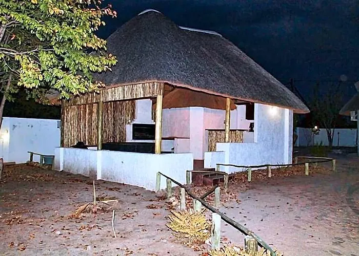 Kessa'S Chalets Guest House
