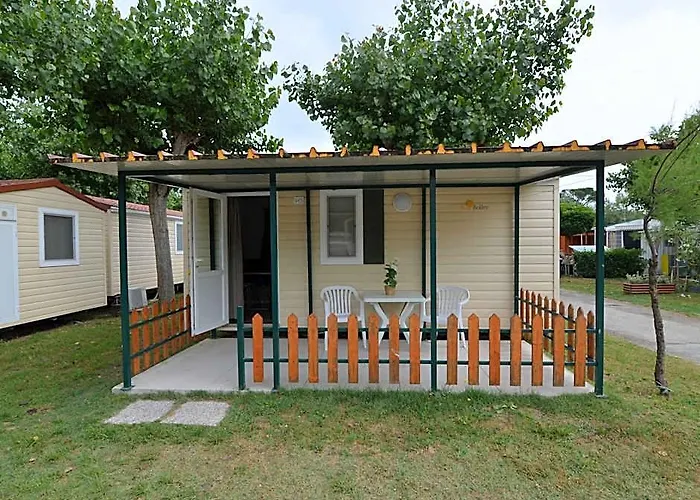 Mobile Home In Lido Di Dante Near Beach