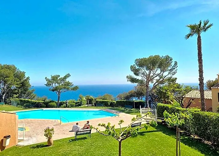 Grande Terrasse, Piscines, Tennis, Crique, Plage...