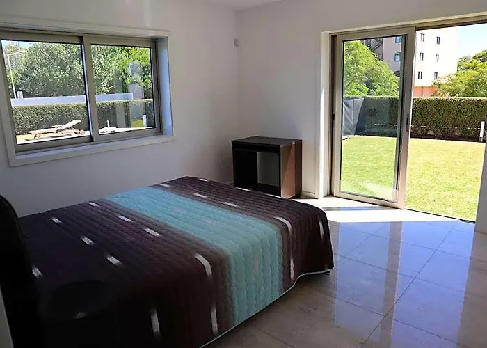 Villa Dos Salgados - Beachfront, 6 Golf Courses, 6Bdr