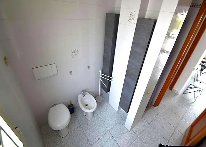 Charming Holiday Home Near The Beach With A Terrace Parking Available, Pets