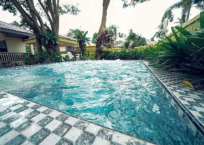 Grand Villa Laguna
