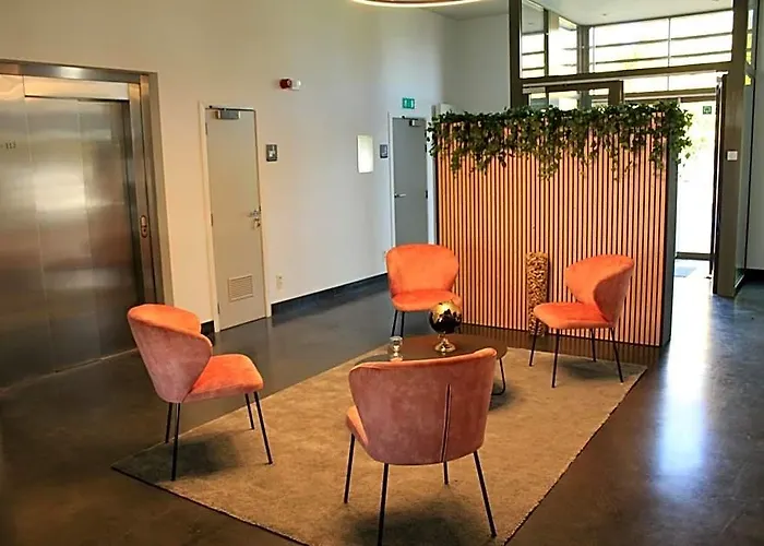 Mondo Hotel
