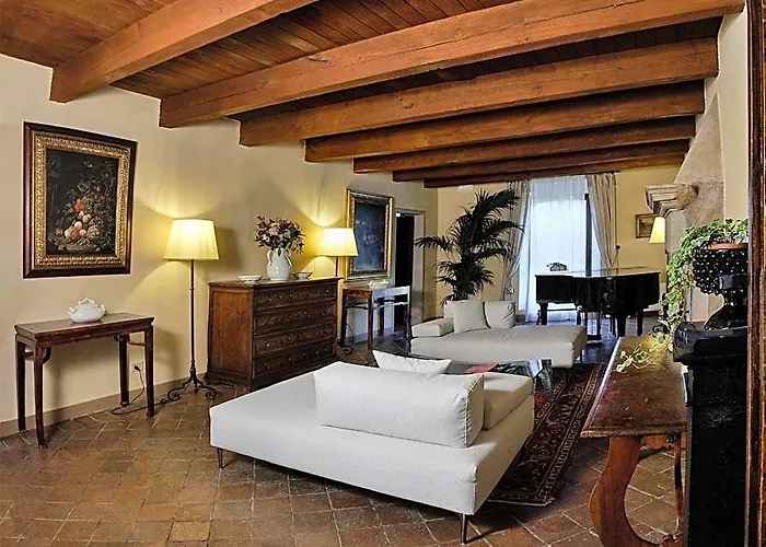 Palazzo Viviani - Castello Di Montegridolfo