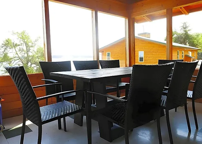 Sydney Lake Lodge