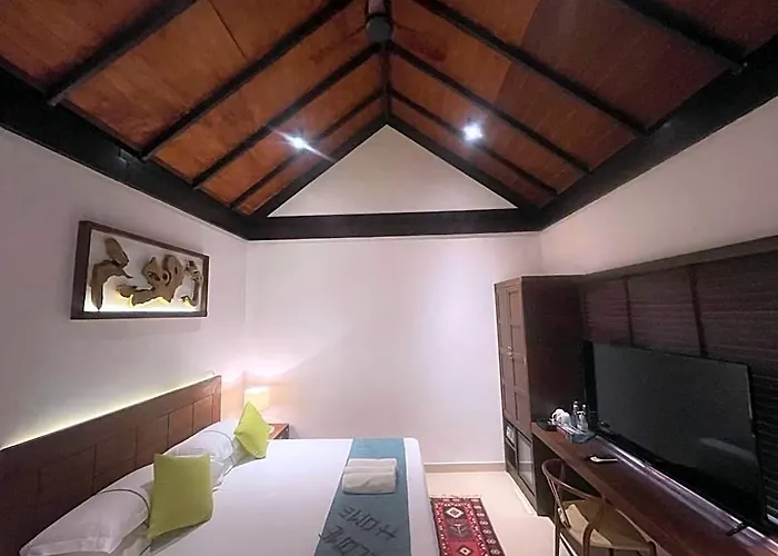 Atholhu Residence