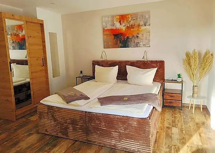 Cjs Apartments - Chill Or Drive Am Nuerburgring, New Box Spring Beds, New Furniture, Free Parking, Wlan, Tv-Streaming, Quiet Location