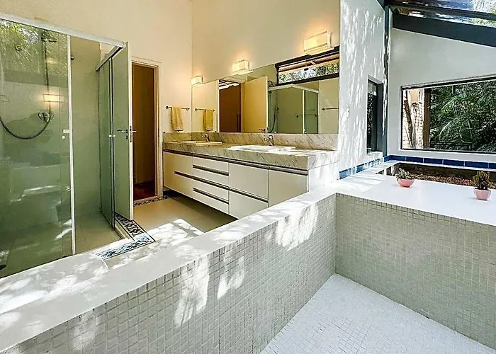 Casa Terrea De Alto Padrao Com Piscina E Cozinha De Cinema Na Granja Viana