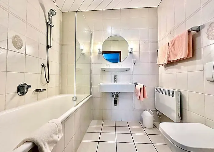 Hotel Deutsches Haus Mit Wlan Und Parkplatz, Hdz Und Kliniken In Der Naehe, Direkt An Der A2 Und A30 Gelegen