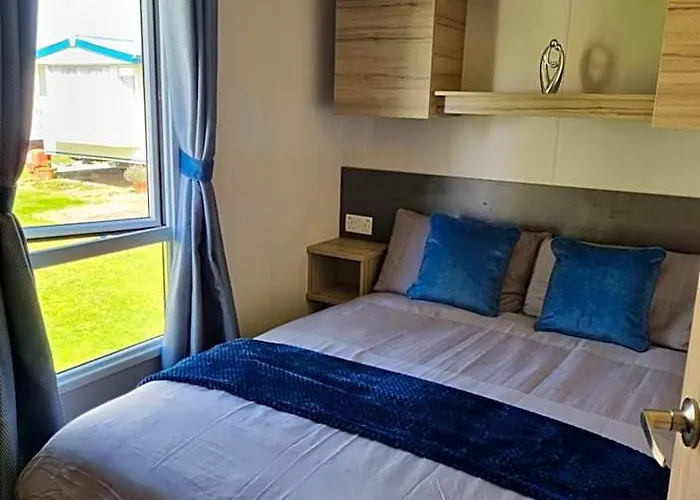 Modern Family Caravan With Wifi At Valley Farm, Clacton-On-Sea
