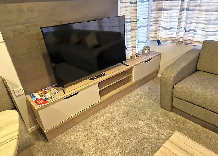 Modern Family Caravan With Wifi At Valley Farm, Clacton-On-Sea