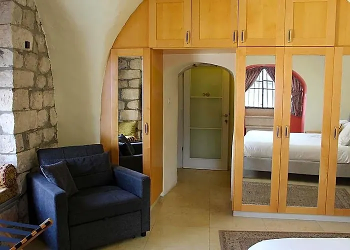 Artists' Colony Inn Zefat