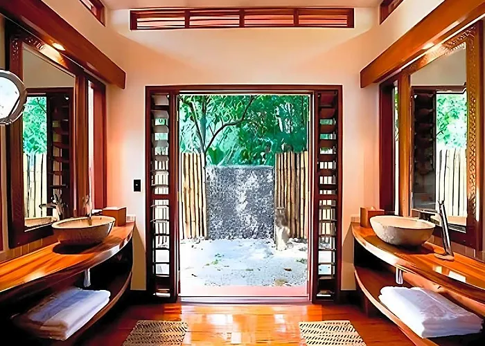 Likuliku Lagoon Resort