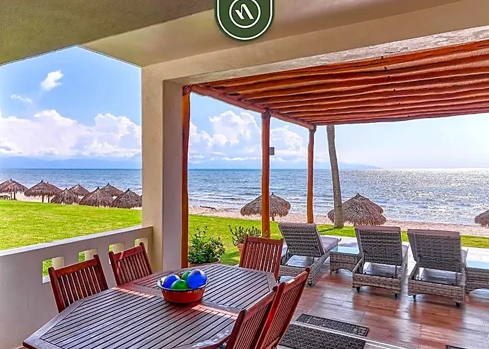 Oceanview 4 Bedroom Condo - Pool - Beach - Terrace