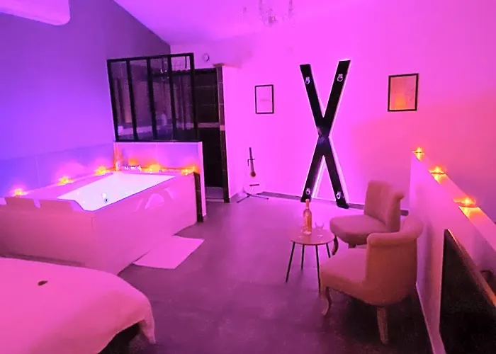 La Chambre Des Tentations , Love Room Avec Jacuzzi