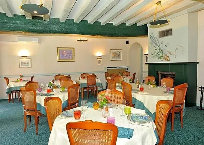 Logis - Hotel Restaurant Les Tilleuls
