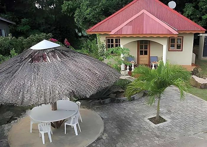 La Digue Island Bungalow