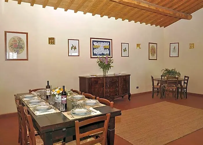 Villa In Lazio With Pool And Vineyards
