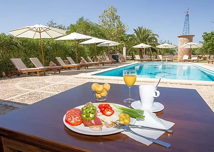 Es Quatre Cantons Hotel