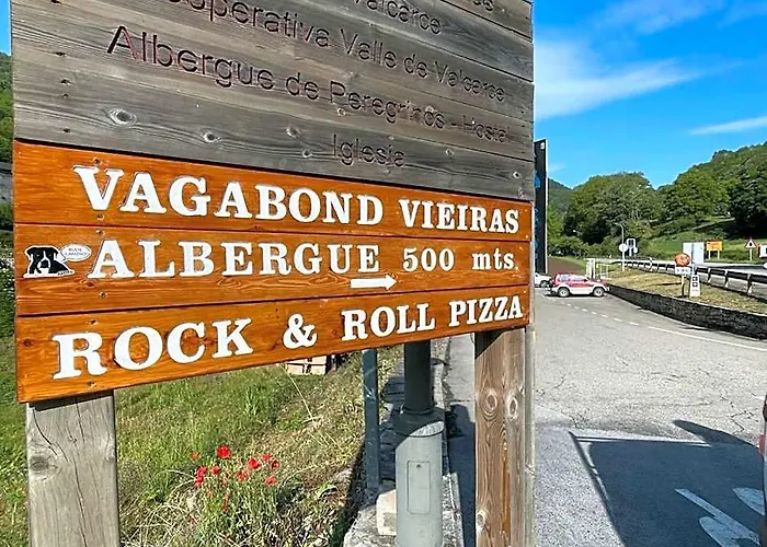 Vagabond Vieiras Beds & Communal Dinner Included Albergue Le-210