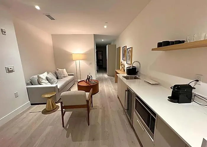 Smart Brickell Deluxe Apartment
