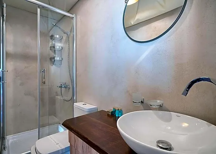 Golden Haven Luxe Glamp Resort