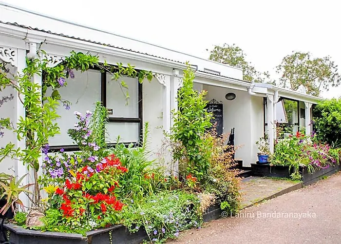 Le Chalet Waiheke Apartments