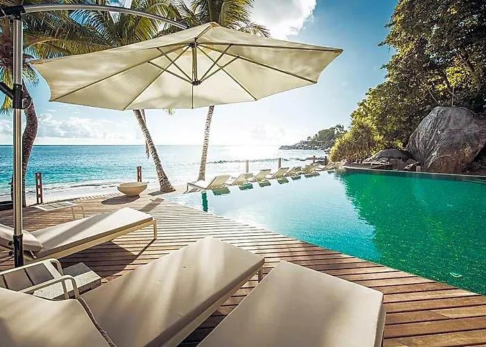 Carana Beach Hotel