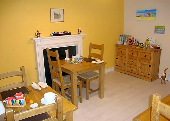 Canal View Bed And Breakfast