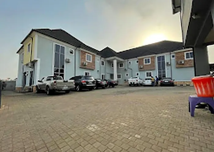 Eleventh House Hotel And Suites
