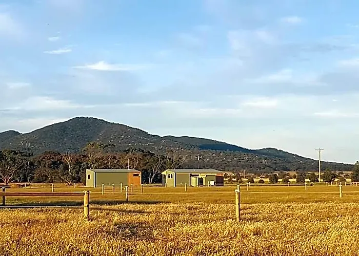 Lara Lodge