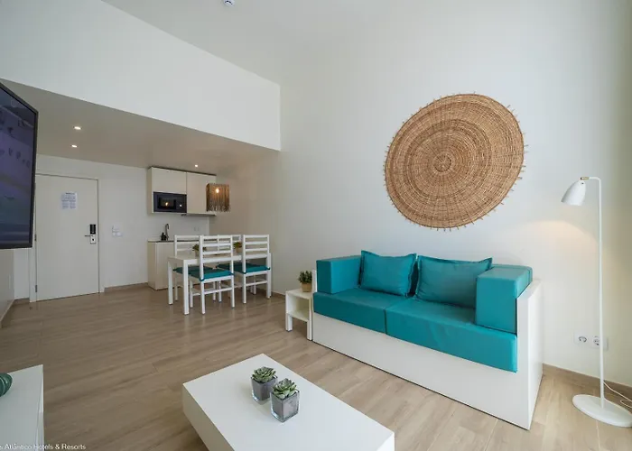 Oasis Tarrafal Alfandega Suites