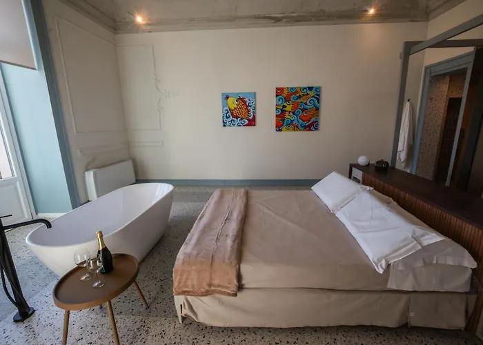 Des Bains Chambre & Suite