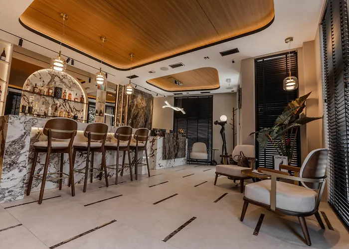 Boutique Hill Hotel
