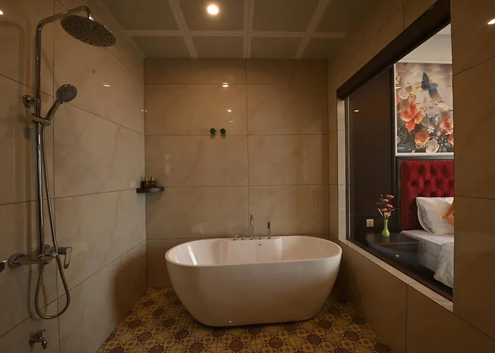 Nhat Long Hotel