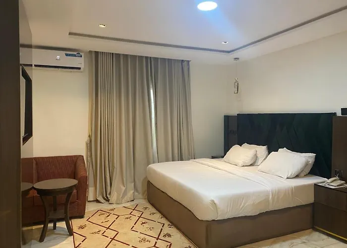 Adwels Hotel&Suites