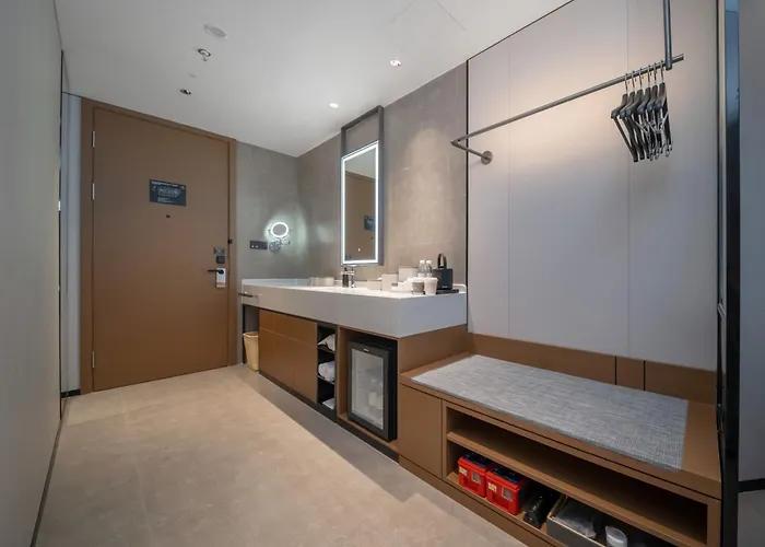 Atour Hotel -Fujian Avenue, Hongtang Metro Station, Fuzhou