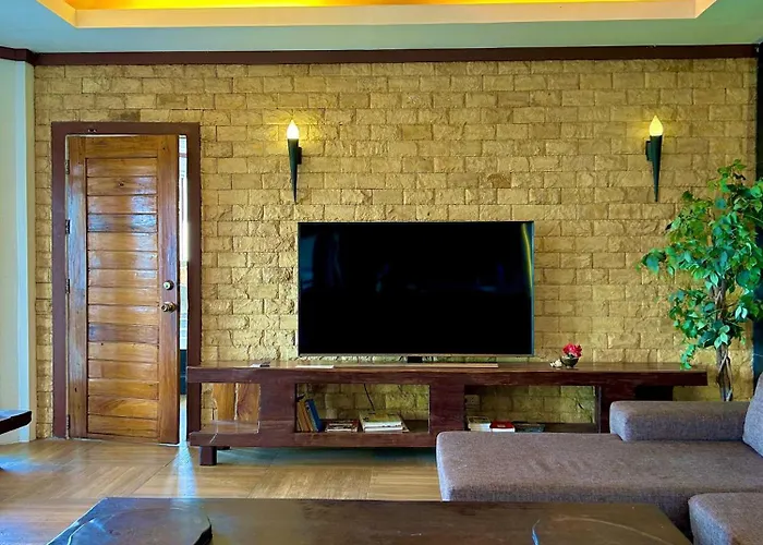 Castle View Hotel Resort
