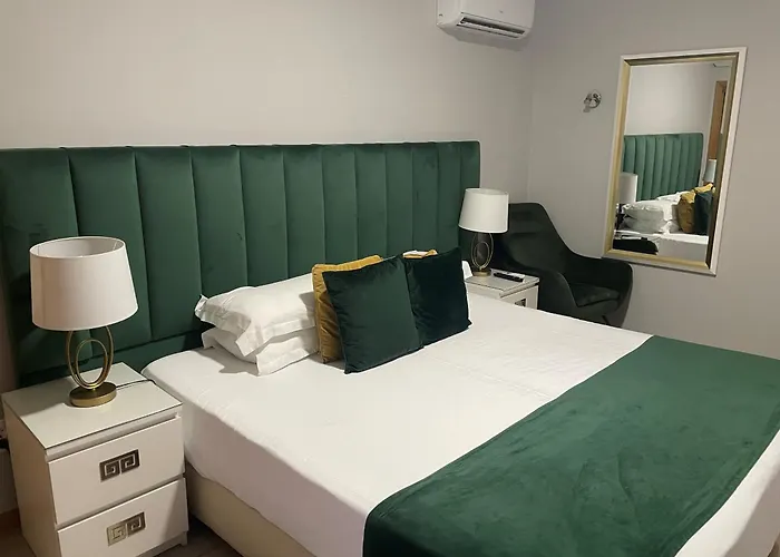 Villa B Suites And Rooms