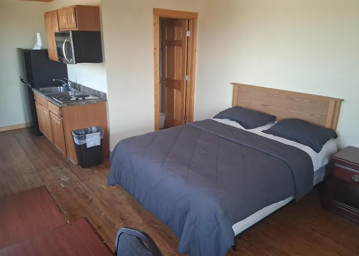 Tumbleweed Inn & Suites