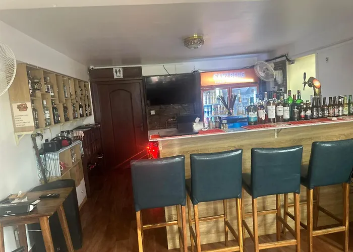 Vjs Sports Bar, Hotel And Apartments