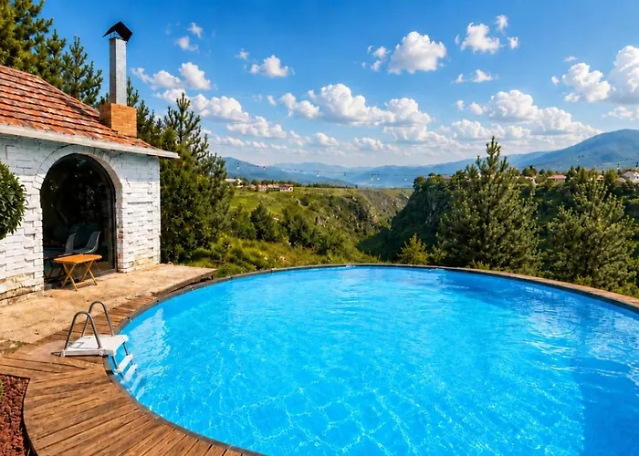 Sochi Resort-Pine Garden Boutique Hotel And Pool Stepanavan