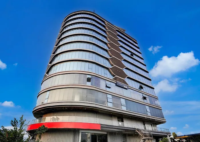 Super Townhouse Akota Vadodara
