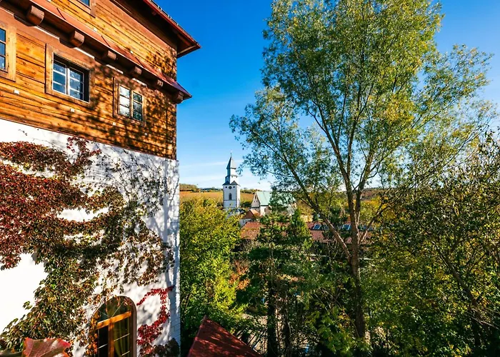 Hotel Vinar - Resort Hotel Kurdejov & Art Wine Hall