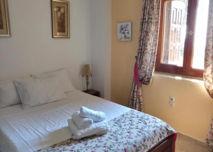 Triantafillies Traditional Hotel